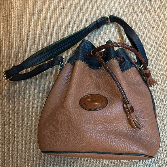 Vintage 1980s Dooney & Bourke all weather pebbled leather drawstring bag - Picture 5 of 14